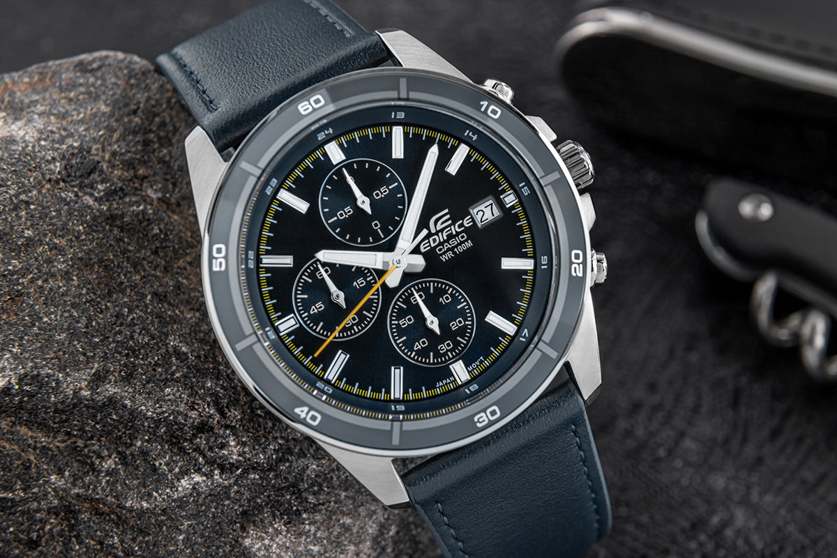 Herrenuhr CASIO EDIFICE EFR-526L-2CVUEF + BOX