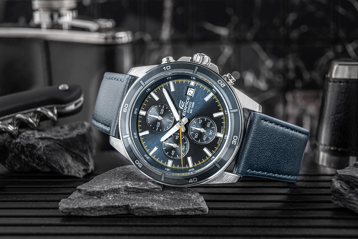 Herrenuhr CASIO EDIFICE EFR-526L-2CVUEF + BOX