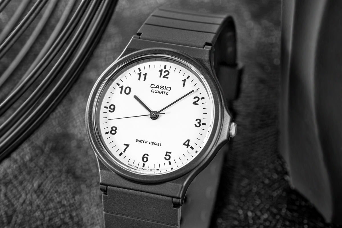Damenarmbanduhr CASIO MQ-24-7BLLEG + BOX