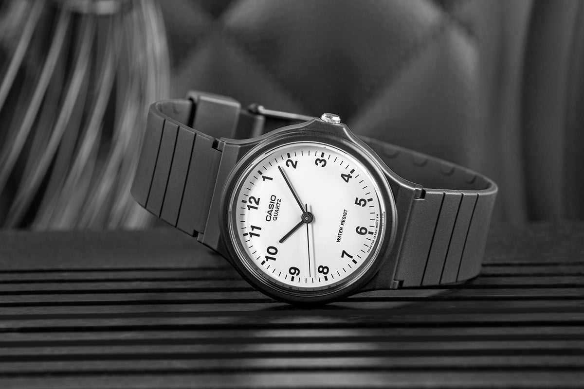 Damenarmbanduhr CASIO MQ-24-7BLLEG + BOX