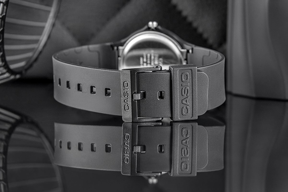 Damenarmbanduhr CASIO MQ-24-7BLLEG + BOX
